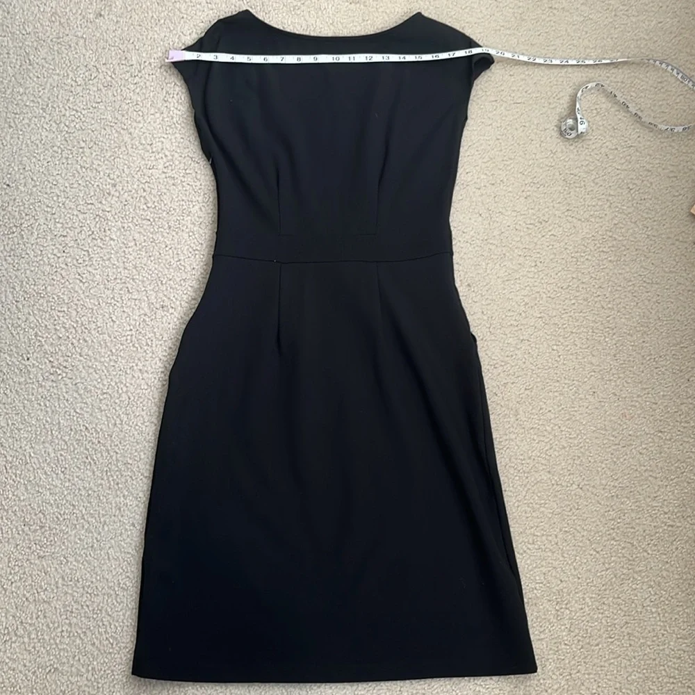 QUINCE Ultra-Stretch Ponte Cap Sleeve Dress - Picture 2 of 4